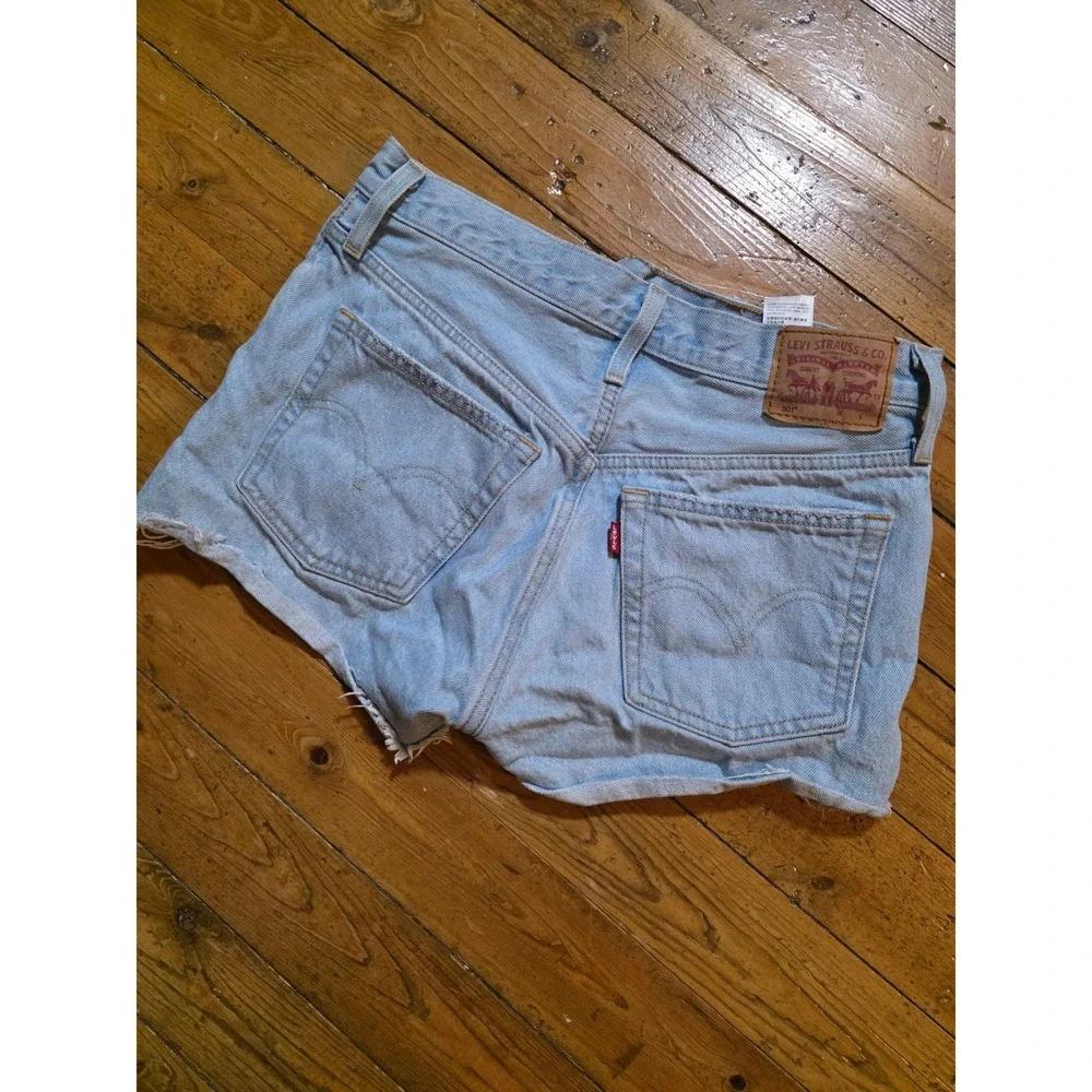 Levis 501 Original High Waisted‎ Distressed Cut Off Denim Shorts Light Wash W27